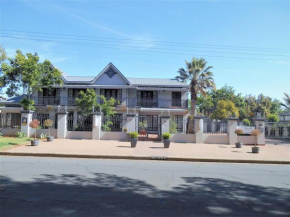  Oakwood Lodge  Блумфонтейн